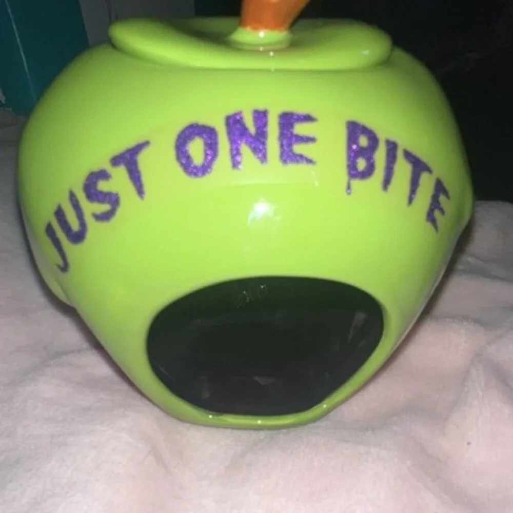 Disney Parks Snow White Poison Apple Skull Ceramic Cookie Jar with Lid